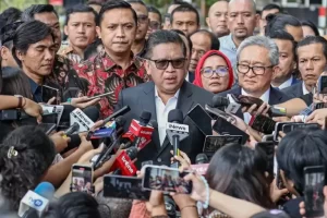 Hasto Kristiyanto Didampingi 12 Pengacara Lawan KPK pada Sidang Praperadilan