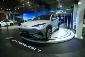 Fitur-fitur Cerdas BYD Sealion 7 Unjuk Gigi pada IIMS 2025