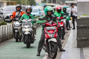 Adies Kadir Sambut Konstruktif Pemberian THR Kepada Para Pengemudi Ojek Online