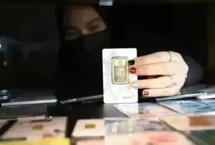Harga Emas Antam Terus Menjulang, Hari Hal ini Naik Rp10.000 per Gram
