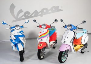 Vespa Listrik Punya Bertabur Warna Baru Karya Seniman Global
