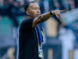 Paul Munster Temukan Kelemahan Persebaya! Uston Nawawi Tidak Takut Lawan Bhayangkara FC