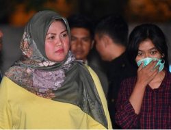 Kontraktor Penyuap Bupati Bekasi Ditangkap KPK, Foto Selfie dengan Anak Jokowi Viral