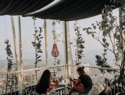 Kafe Rooftop Terdekat Bandung dengan Pemandangan Menakjubkan!