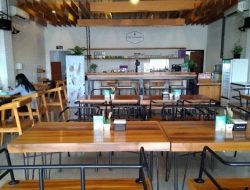 Jalan-jalan di Purwakarta? 10 Kafe & Kedai Dekat Stasiun yang Wajib Dicoba!