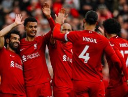 Liverpool untung besar dari penjualan Mo Salah, dua bek incaran The Reds