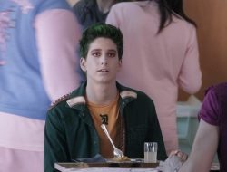 6 Film Terbaik Milo Manheim, Pemeran Flynn Rider