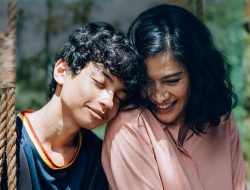 Ulasan Film Esok Tanpa Ibu, Drama yang Menyentuh Hati