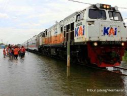 Akibat Banjir, 38 Perjalanan Kereta Dibatalkan Hari Ini
