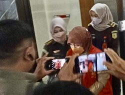 Kasus Guru Honorer Probolinggo Dihentikan Setelah Jadi Tersangka Korupsi