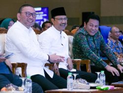 Gus Ipul Ajak Kepala Desa Perbarui Data di Sidoarjo