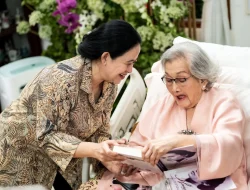 Bukti Kesetiaan Meriyati Hoegeng, Istri Jenderal yang Berpulang di Usia 100 Tahun