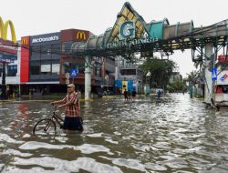 Pembaruan banjir Jakarta: 64 RT terkena dampak, air mencapai 1,2 meter
