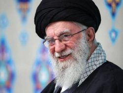 Siapa Ayatullah Ali Khamenei? Pemimpin Iran yang Disegani Dunia