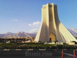 Harga minyak melonjak akibat ketegangan AS vs Iran di Selat Hormuz