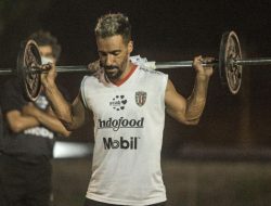 Pelatih Kritik Mentalitas Pemain Bali United yang Kurang Berani di Kotak Penalti