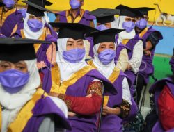 30 Lansia Cimencrang Wisuda, Sekolah Lansia Jadi Agen Perubahan Komunitas Bandung