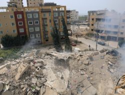 Singa Berteriak vs Amuk Epik: Perang Narasi Dunia